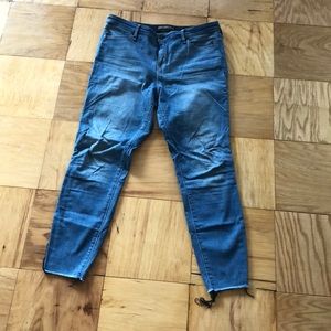 Cropped and lightweight jeans